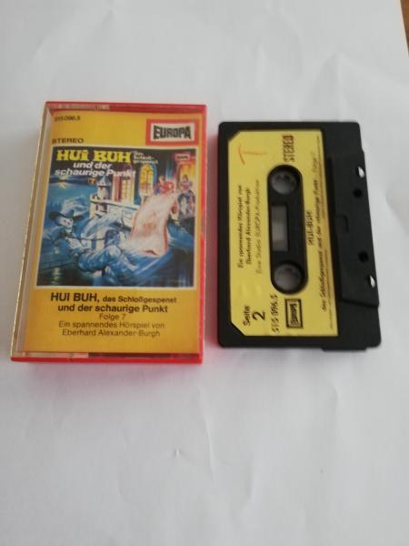 Hui Buh Folge 7 und der schaurige Punkt Schwarz mit Beigen Aufkleber 515096.5 Europa(Gelbes Cover) MC-  Label der Seite 2 mit einem T beschrieben